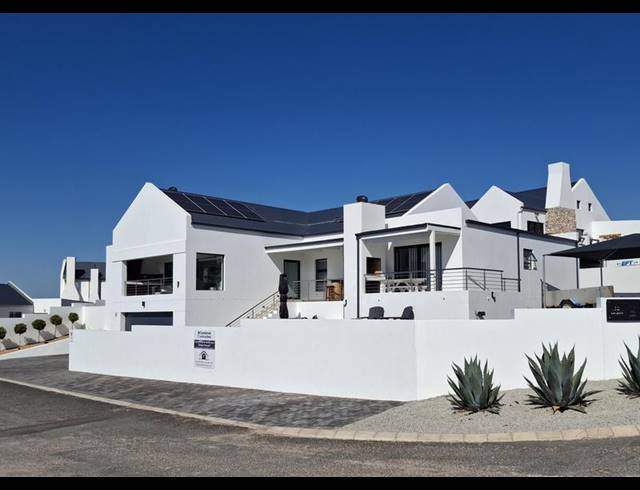 4 BEDROOM HOUSE FOR SALE IN DA GAMA BAY